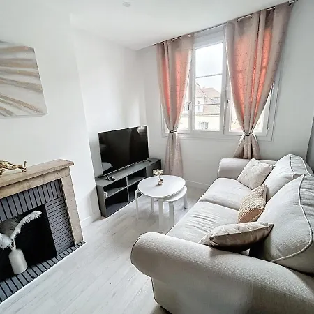 Apartment Le Charme De La Place Du Change Compiègne